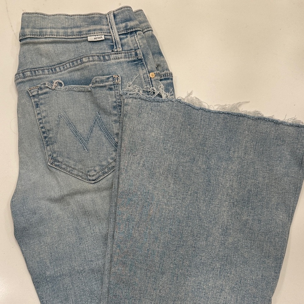 MOTHER Light Blue Frayed Hem Cropped Jeans